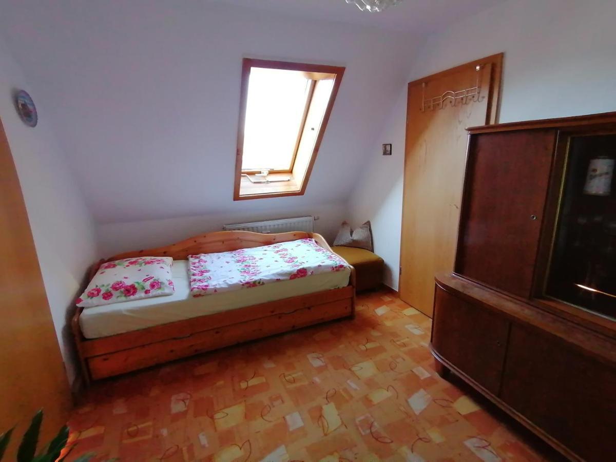 Haus Am Waldrand Daire Freital Dış mekan fotoğraf
